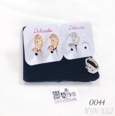 Elegant hollow earrings