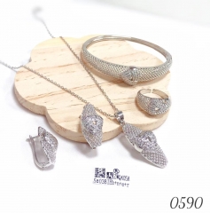 Fashionable women's jewelry sets