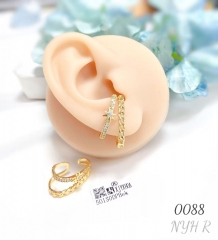 Fashionable, simple and luxurious gold-plated ear clips with zircon