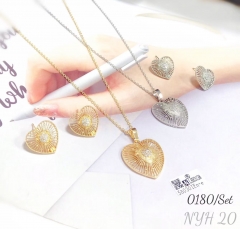 Exquisite zircon hollow heart-shaped set