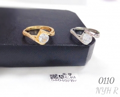 Fresh and sweet engagement ring inlaid with cubic zirconia