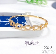 Women's Horseshoe Buckle Hollow Bracelet