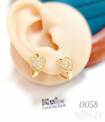 Heart-shaped zircon hollow earrings