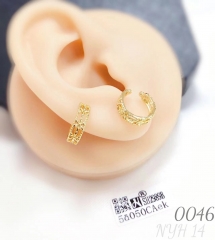 Gold-plated floral hollow design ear clip