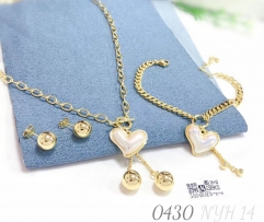 Women's three-piece heart-shaped necklace set