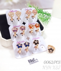 Flower zircon earrings