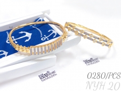 Gold and silver mixed color bangle