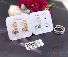 Twisted pattern hoop earrings