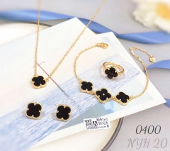 Four-leaf clover pendant fashion jewelry necklace three-piece set