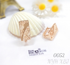 Elegant gold-plated earrings