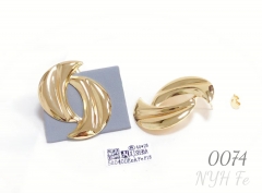 Stylish and high-quality 18K hollow women's earrings