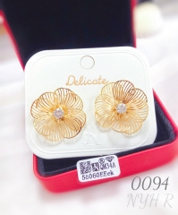 flower style bright gold earrings