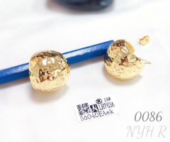 Curved C-Shaped Pleated Gold Huggie Earrings Trendy Fashion Jewelry