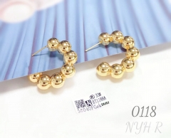 Personalized retro small beaded C-shaped stud earrings