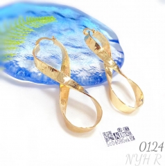 Trendy retro elegant gold-plated figure-eight shaped stud earrings