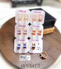 Mixed-color zircon gold-plated small hoop earrings