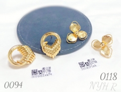 Clover bead earrings, luxurious and exquisite jewelry for girls.