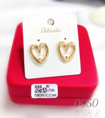 Heart-shaped polished gold-plated earrings