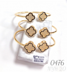 Gold-plated four-leaf clover open bracelet set