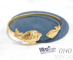 Fish bracelet opening adjustable