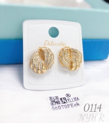 Exquisite zircon pavé-set geometric feather gold-plated earrings