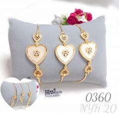 Heart-shaped white mother-of-pearl pendant adjustable bracelet