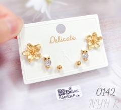 Fashionable gold-plated flower stud earrings three-piece set