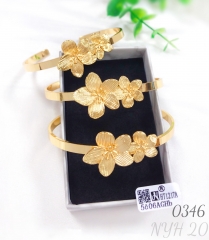 Stylish gold-plated women's floral adjustable open bangle