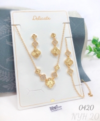 Lucky four leaf gold jewelry set