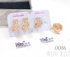 Flower-shaped zircon champagne gold earrings