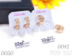 Irregularly shaped champagne gold versatile earrings