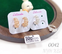 Irregularly glossy gold-plated silver earrings