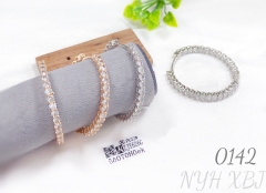 Round zircon earrings, light and luxurious women's earrings