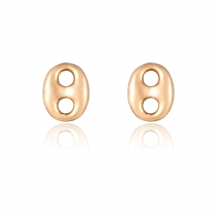 Retro minimalist earrings made primarily of brass