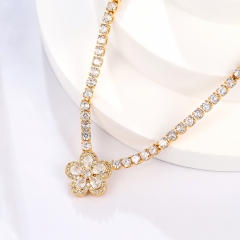 Petal-shaped zircon necklace