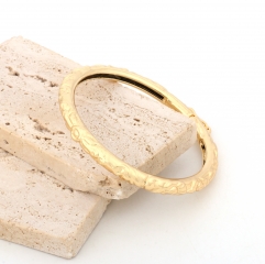 Embossed Pattern Hinged Bangle