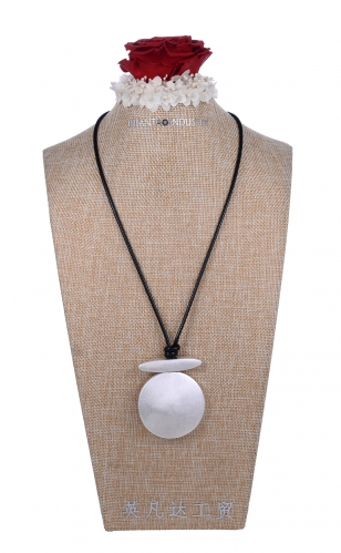 Women's Plus Size Jewelry, Must-Have Jewelry for Plus Size Women