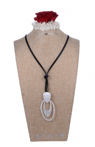 Women's Plus Size Jewelry, Must-Have Jewelry for Plus Size Women