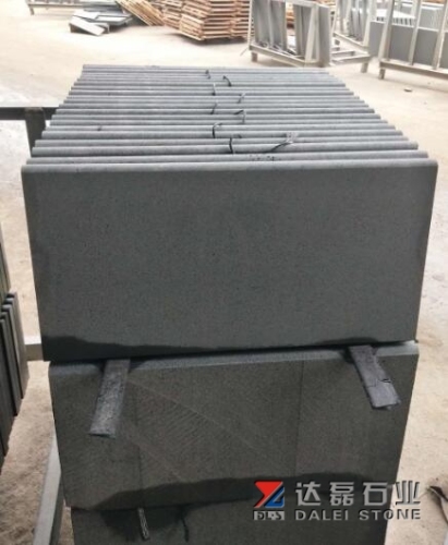 Dalei Stone Hainan Black Basalt Tiles Grinding 400 Finish Way