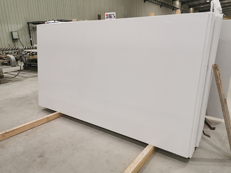 pure white quartz slab.jpg