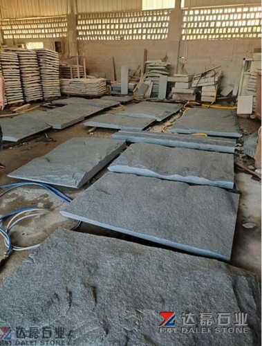 China Dark Grey G654 Natural Split Granite Wall Cladding For Wall Background