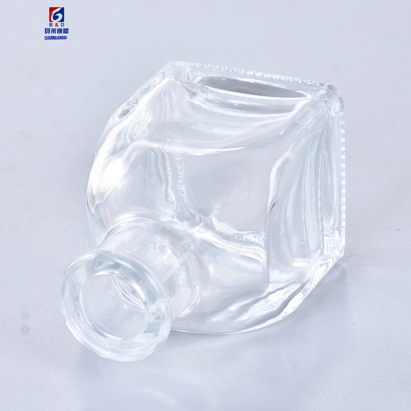 100ML Crystal White Material Small Square Glass Aromatherapy Bottle