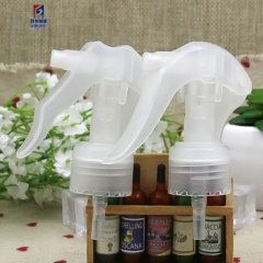 24 caliber small fangfang-shaped mouse spray head fine fog plastic PP pouring vase can be switched on and off type spray head