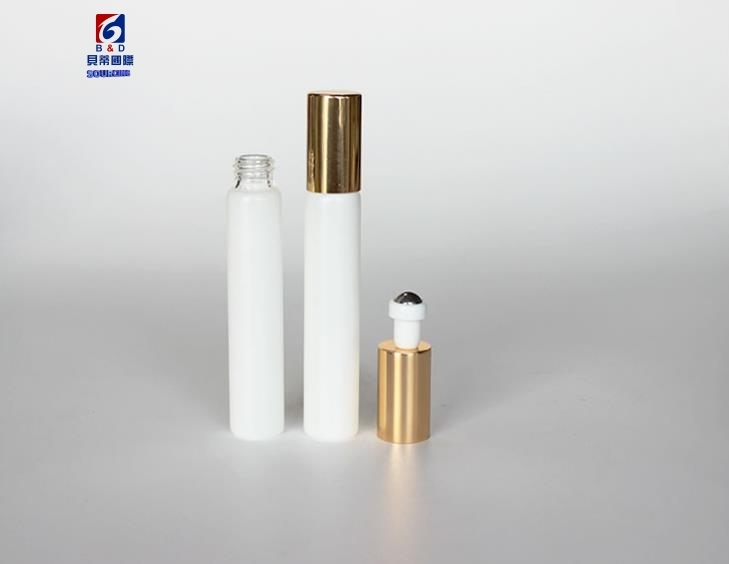 8ML White thin-wall spraying process roller bottle