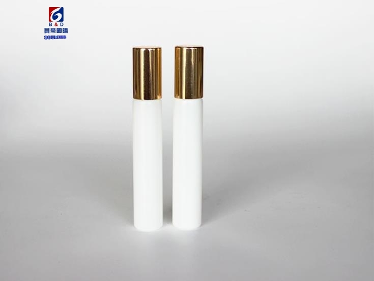 8ML White thin-wall spraying process roller bottle