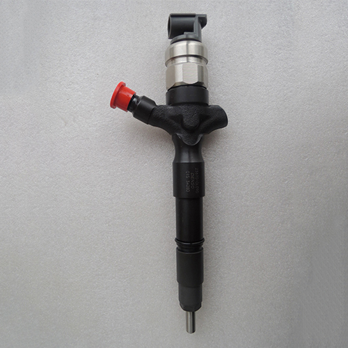 DENSO 295050-0520 Common Rail Fuel Injector for Toyota 1KD-FTV Engine.