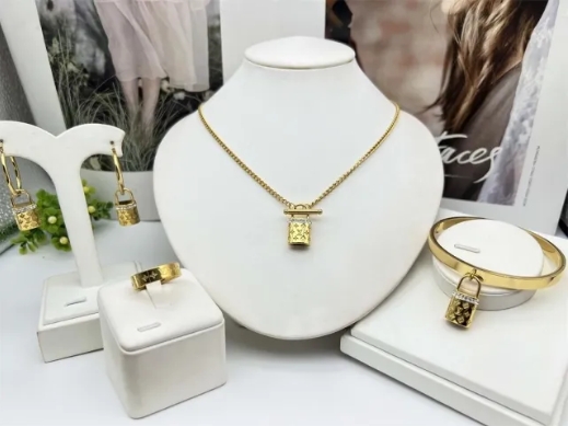 Stainless steel jewelry necklace Bracelet ring Earrings Wholesale