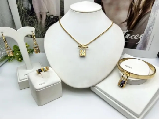 Stainless steel jewelry necklace Bracelet ring Earrings Wholesale