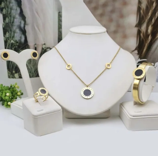 Stainless steel jewelry necklace Bracelet ring Earrings Wholesale