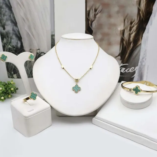 Stainless steel jewelry necklace Bracelet ring Earrings Wholesale